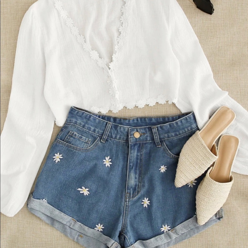 🌼Cute daisy Jean Shorts 🌼